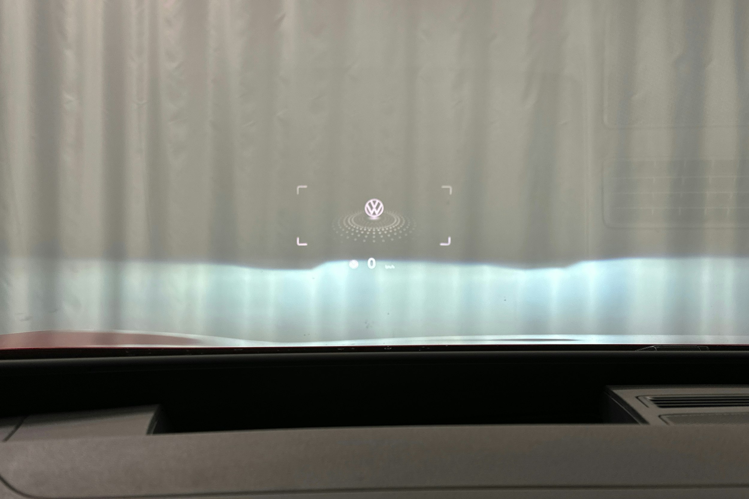 punainen Volkswagen ID.4 2025 kuva 36.