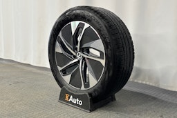 punainen Volkswagen ID.4 2025 kuva 13.