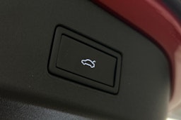 punainen Volkswagen ID.4 2025 kuva 15.