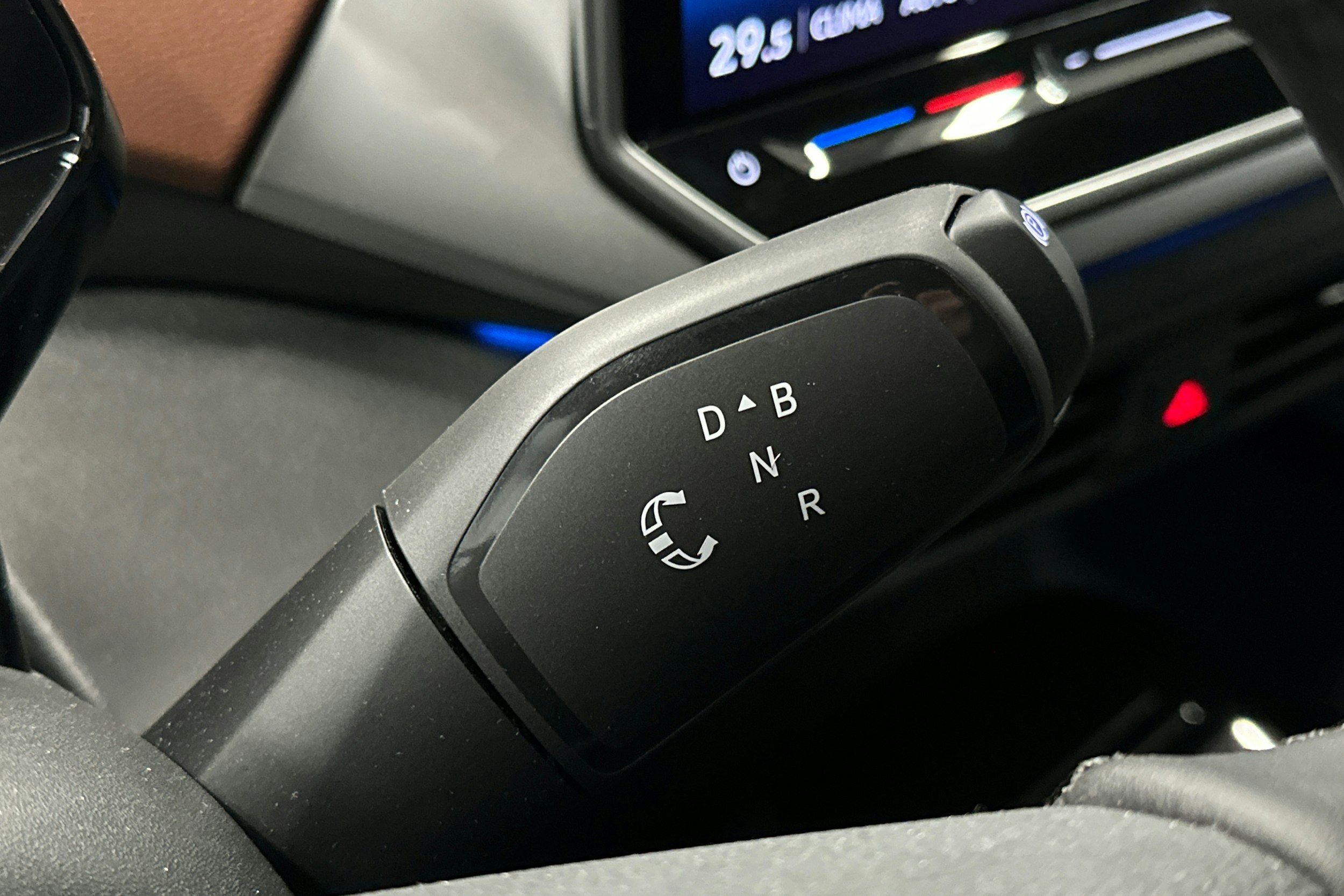 punainen Volkswagen ID.4 2025 kuva 23.