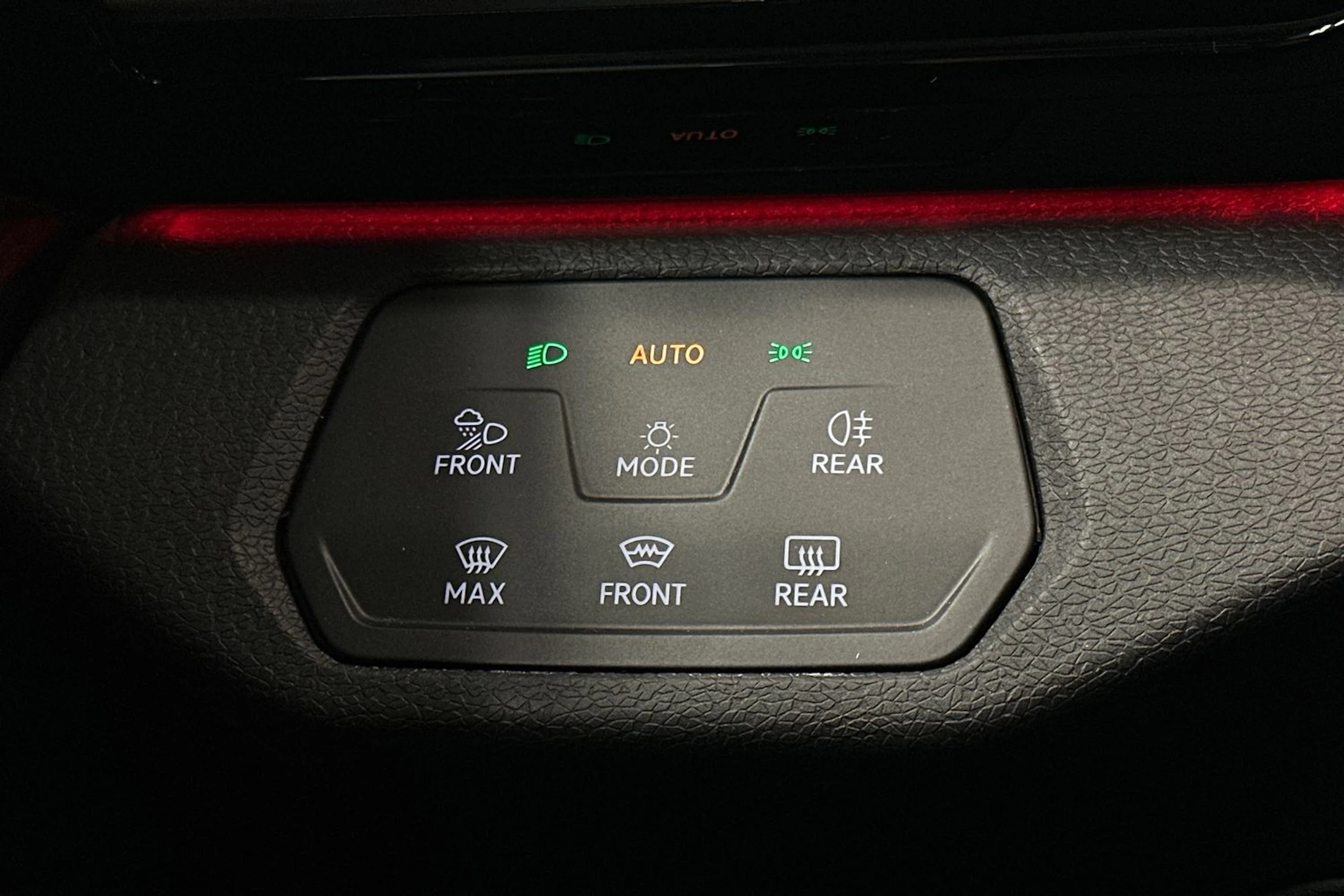 Musta Volkswagen ID.4 2025 kuva 15.