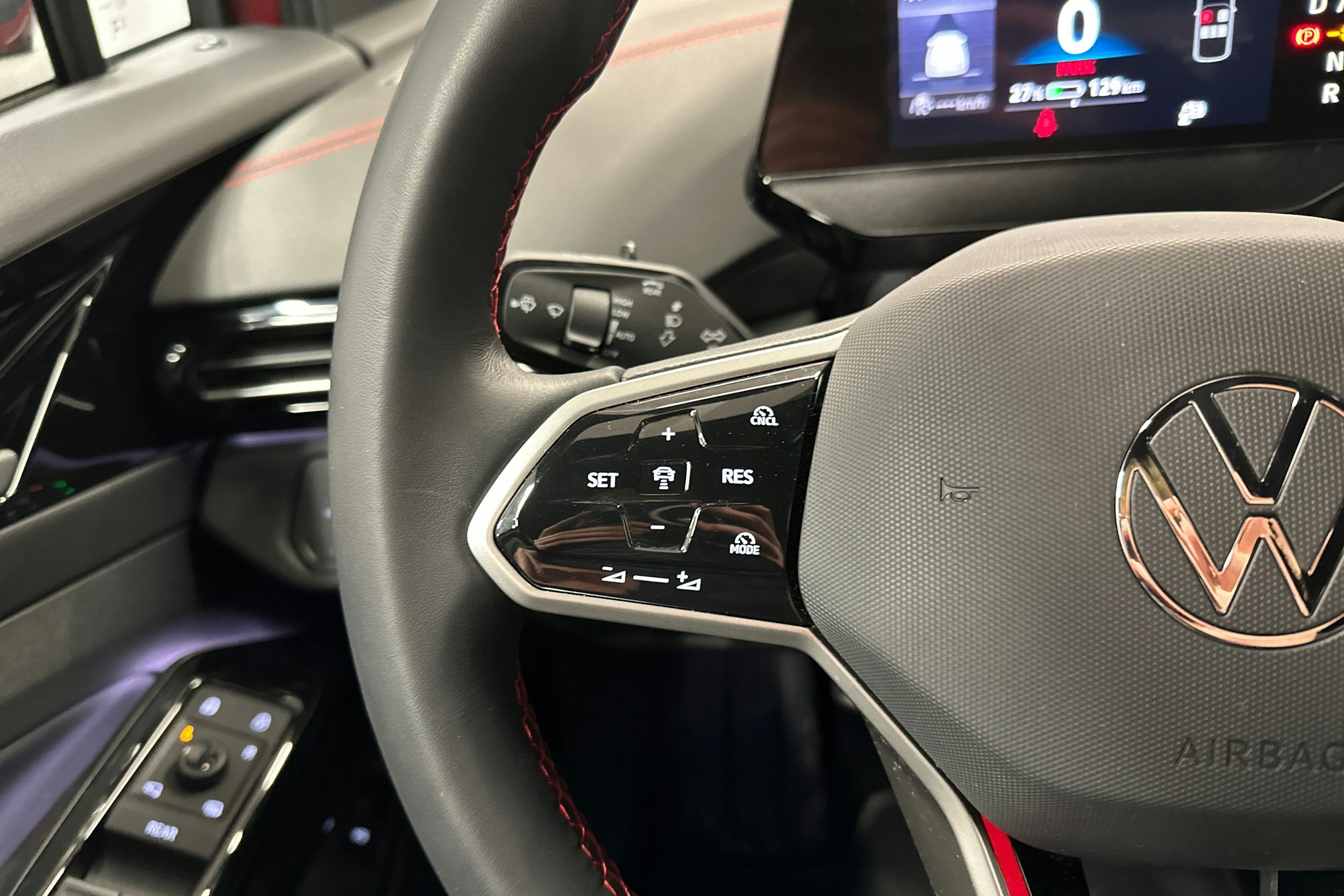 punainen Volkswagen ID.4 2025 kuva 14.