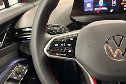 punainen Volkswagen ID.4 2025 kuva 14.