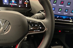 punainen Volkswagen ID.4 2025 kuva 15.