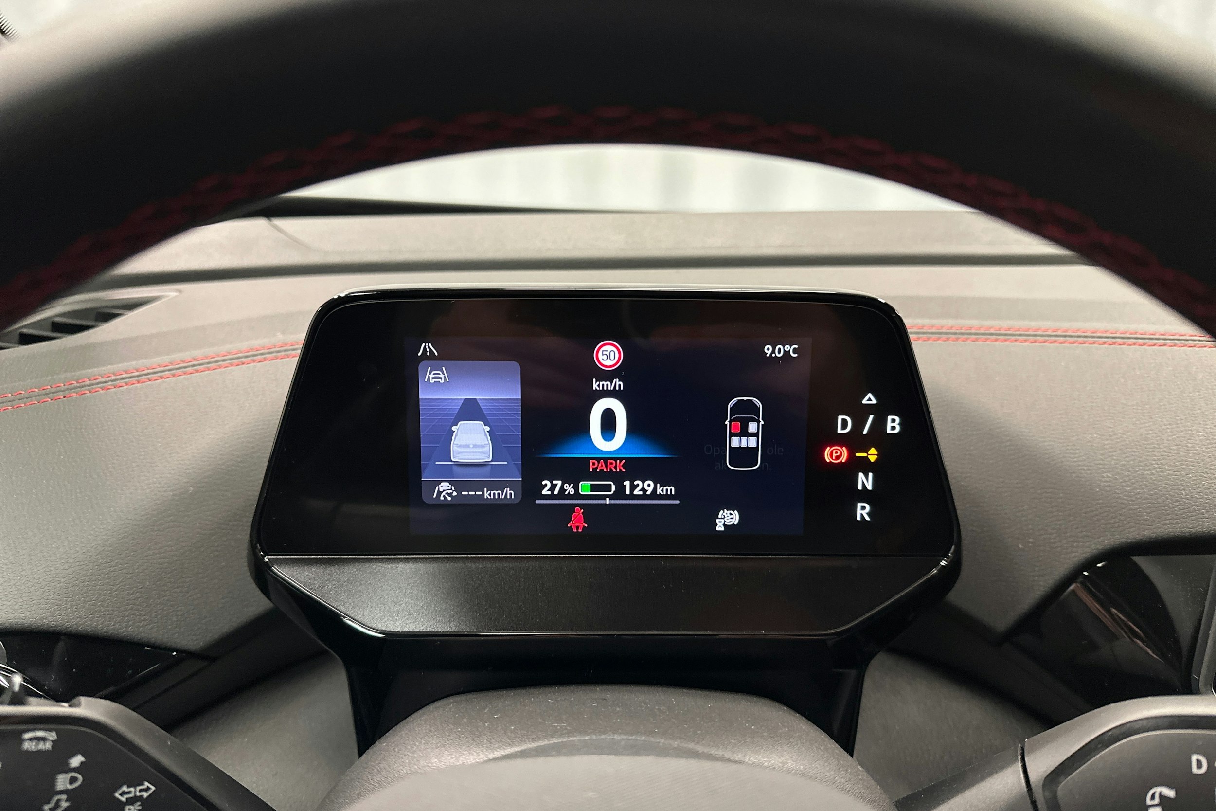 punainen Volkswagen ID.4 2025 kuva 16.