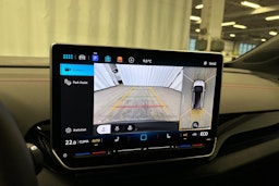 punainen Volkswagen ID.4 2025 kuva 18.