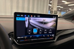 punainen Volkswagen ID.4 2025 kuva 25.