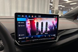 punainen Volkswagen ID.4 2025 kuva 26.