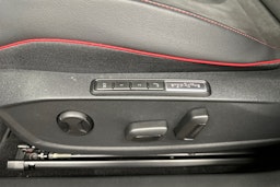 punainen Volkswagen ID.4 2025 kuva 30.