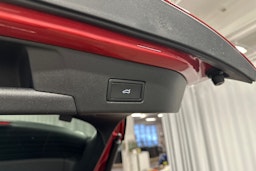 punainen Volkswagen ID.4 2025 kuva 32.