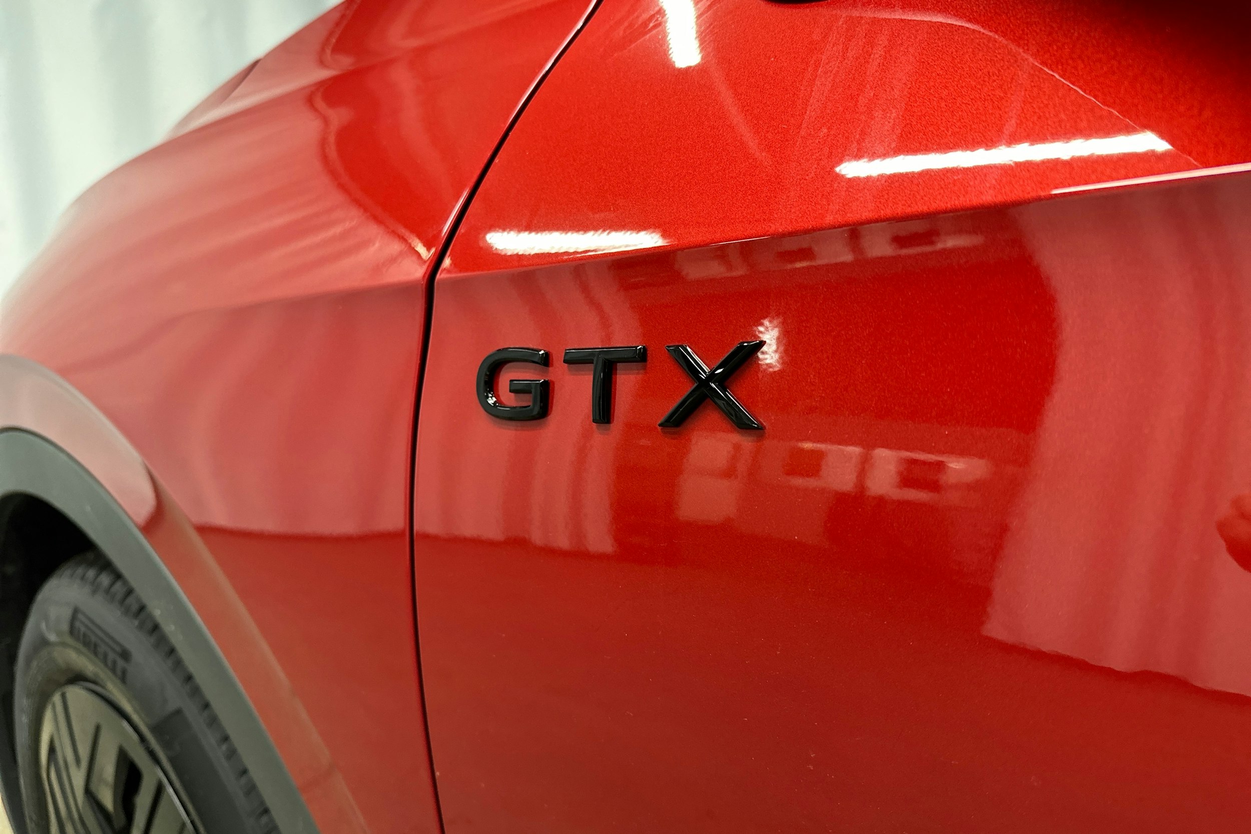 punainen Volkswagen ID.4 2025 kuva 35.