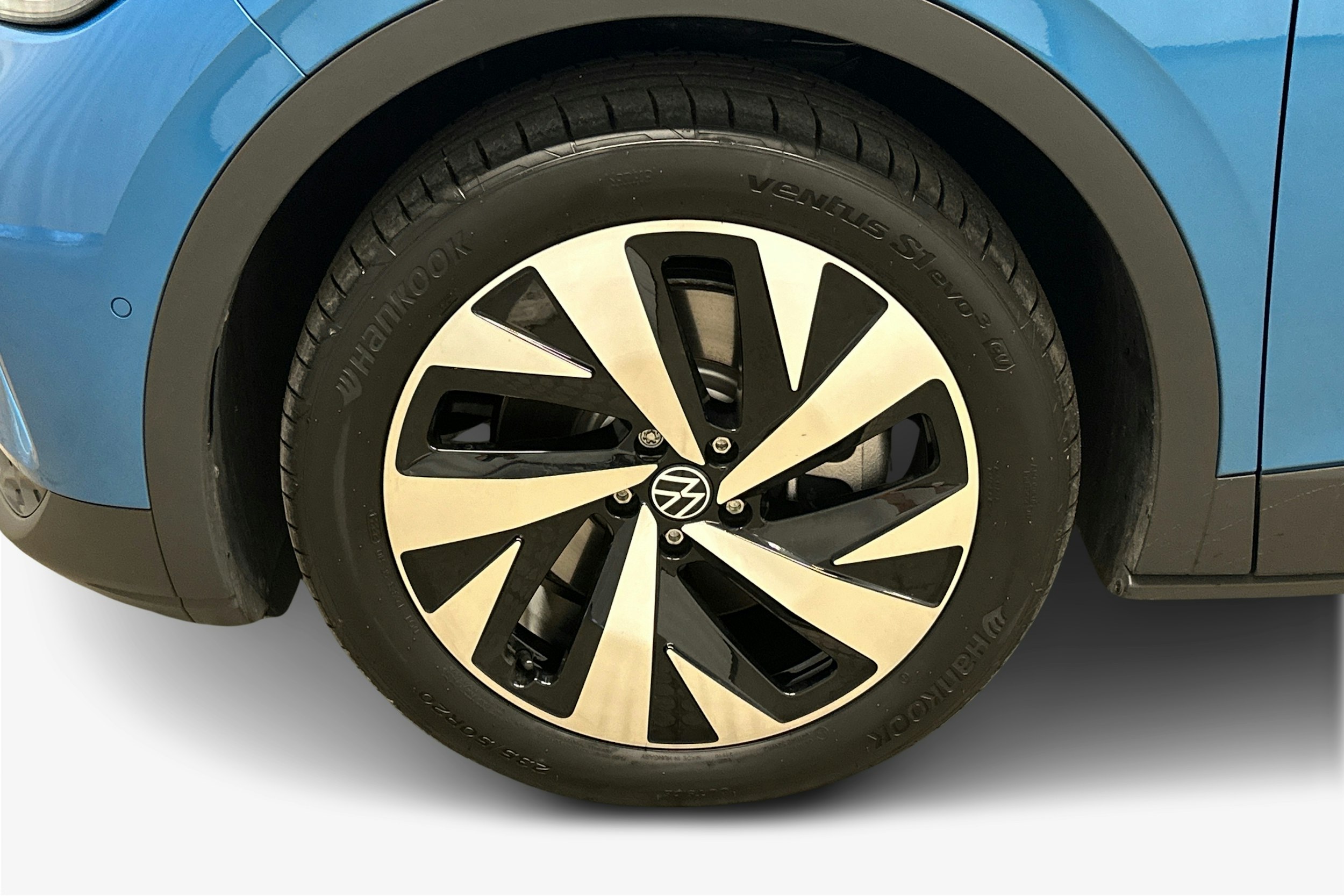 sininen Volkswagen ID.4 2025 kuva 11.