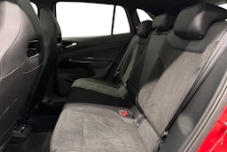 punainen Volkswagen ID.4 2025 kuva 10.