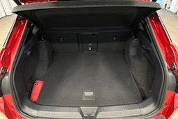punainen Volkswagen ID.4 2025 kuva 14.