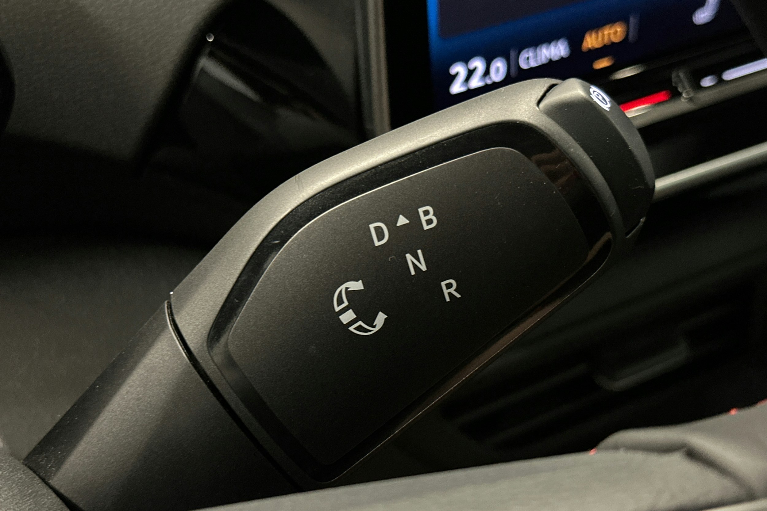 punainen Volkswagen ID.4 2025 kuva 24.