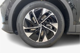 musta Volkswagen ID.4 2025 kuva 9.