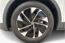 valkoinen Volkswagen ID.4 2025 kuva 8.