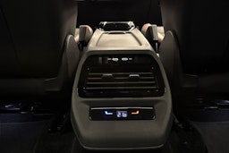 valkoinen Volkswagen ID.4 2025 kuva 9.