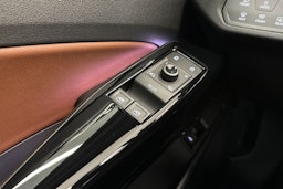 valkoinen Volkswagen ID.4 2025 kuva 14.