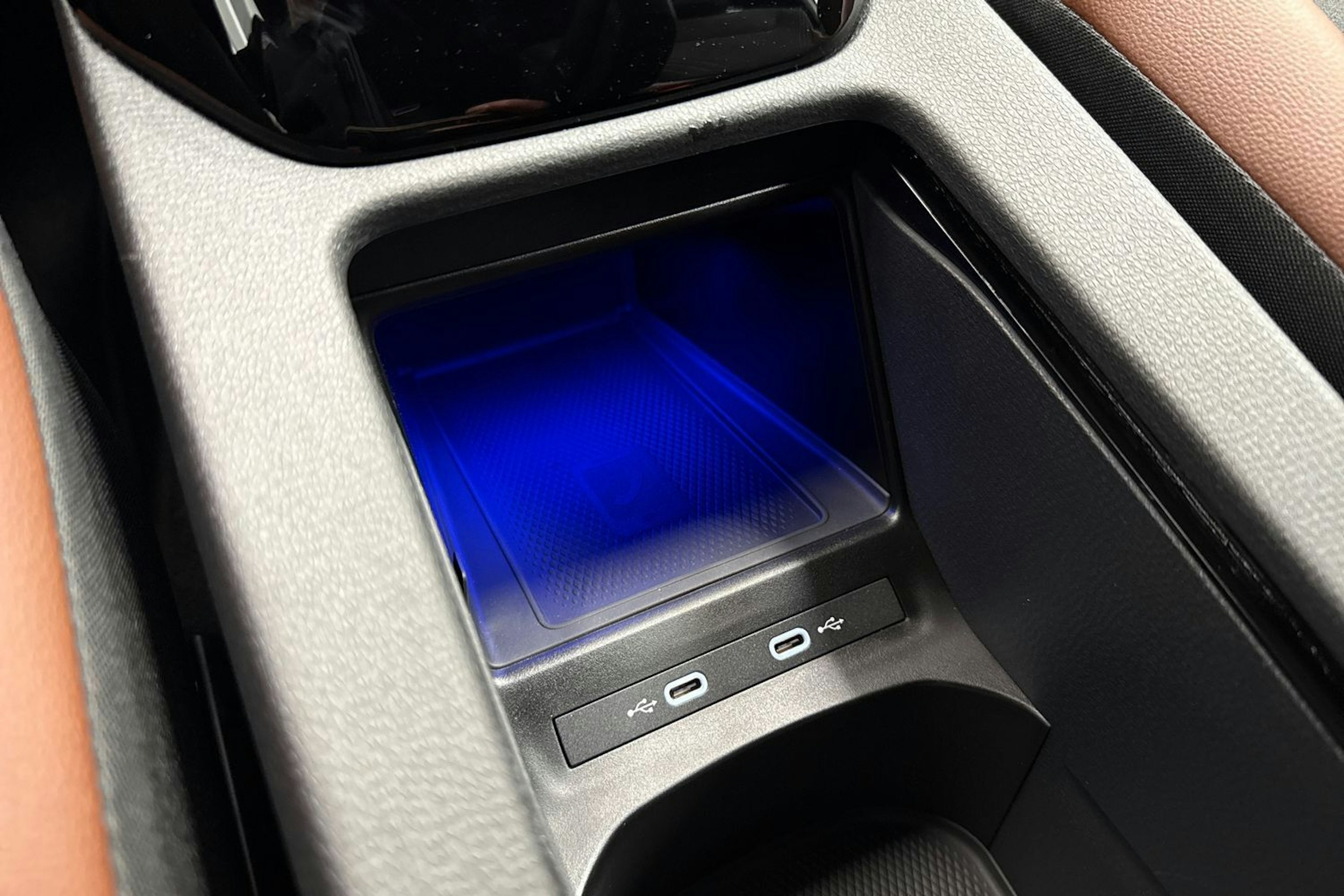 valkoinen Volkswagen ID.4 2025 kuva 25.