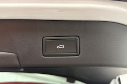 valkoinen Volkswagen ID.4 2025 kuva 28.