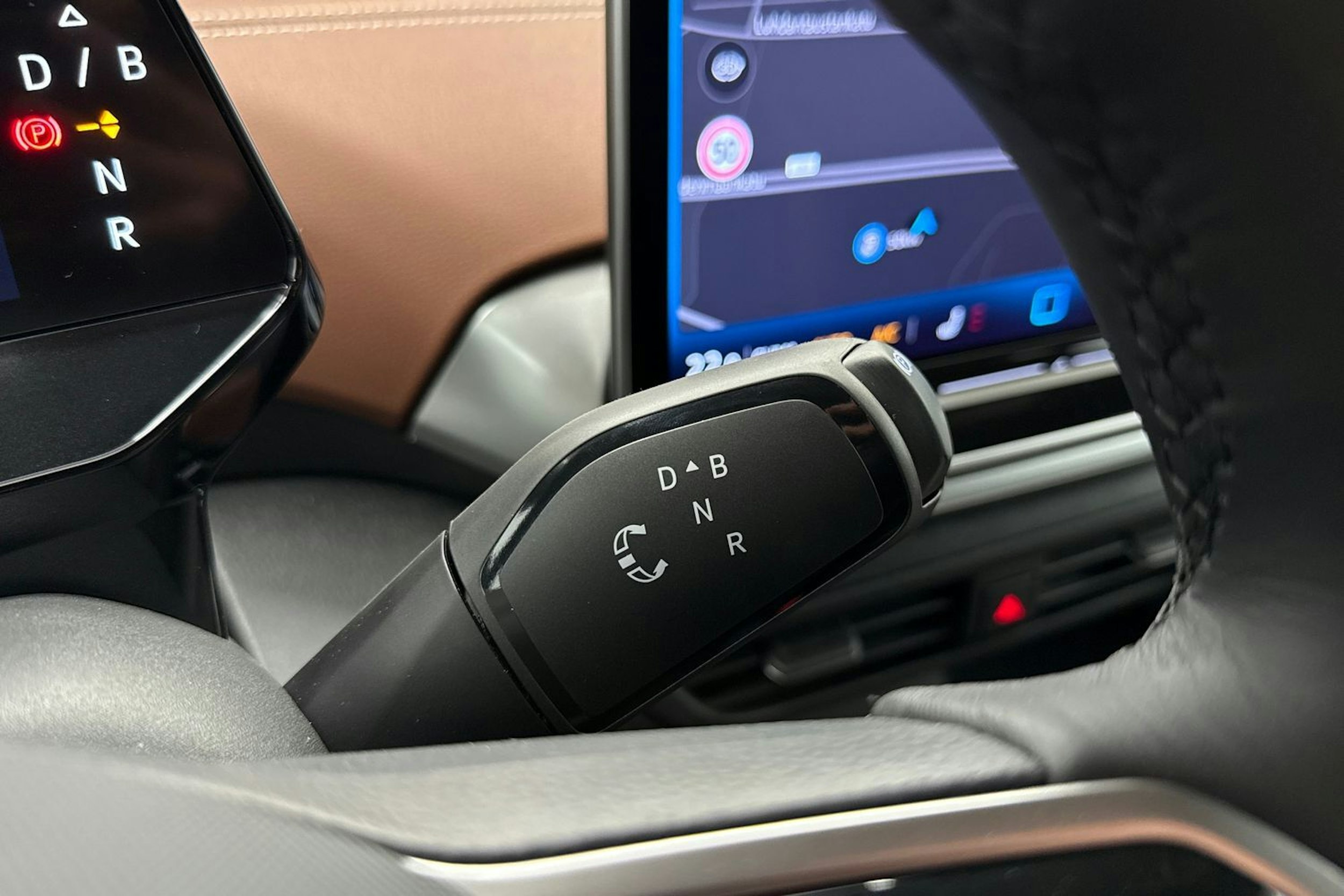 valkoinen Volkswagen ID.4 2025 kuva 29.