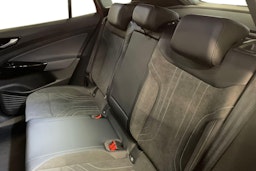 punainen Volkswagen ID.4 2025 kuva 8.