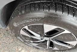 punainen Volkswagen ID.4 2025 kuva 10.