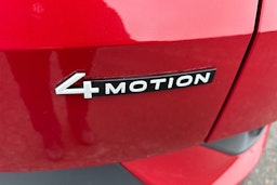 punainen Volkswagen ID.4 2025 kuva 12.