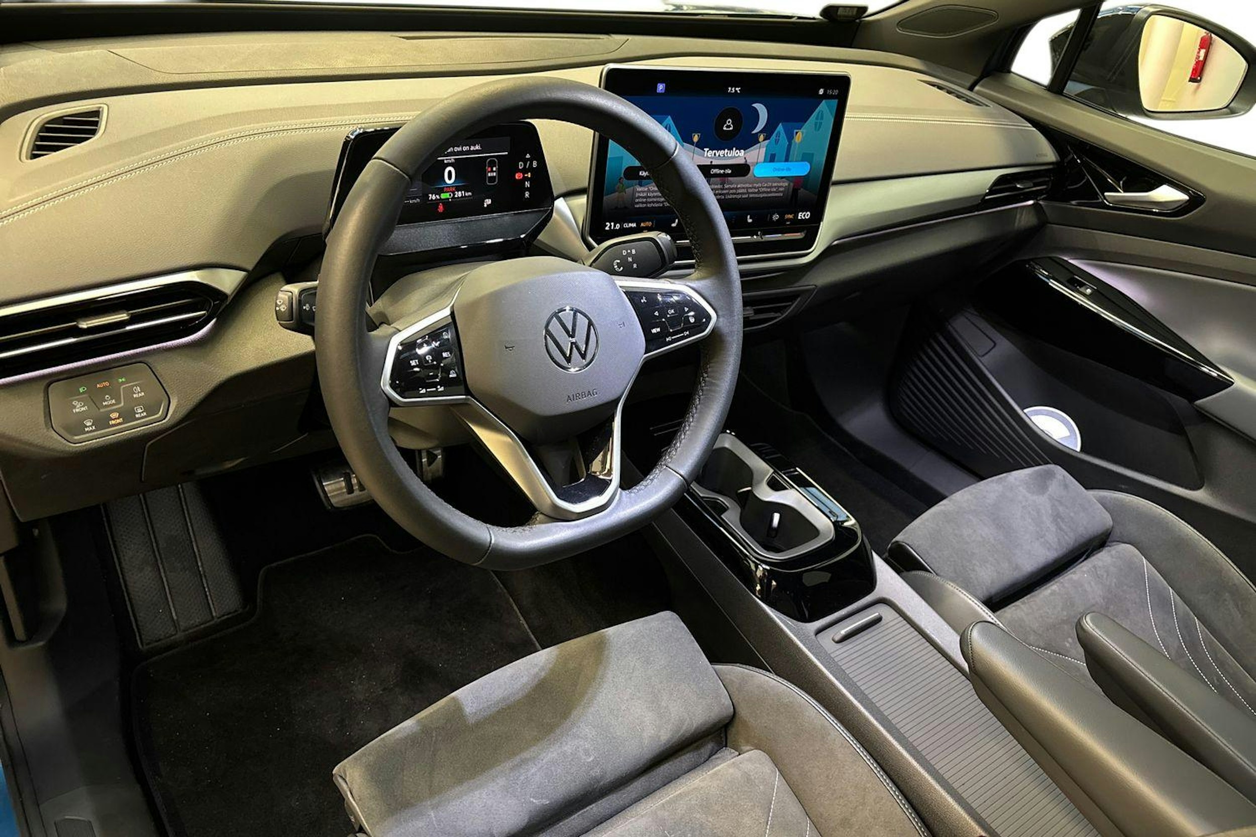 sininen Volkswagen ID.4 2025 kuva 6.