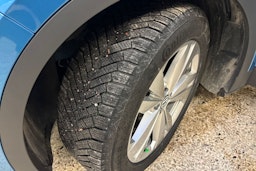 sininen Volkswagen ID.4 2025 kuva 10.