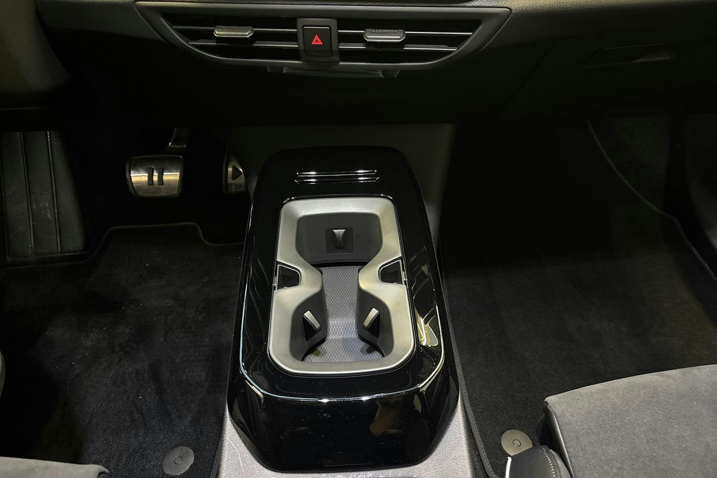 sininen Volkswagen ID.4 2025 kuva 20.