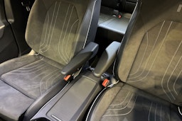 sininen Volkswagen ID.4 2025 kuva 21.