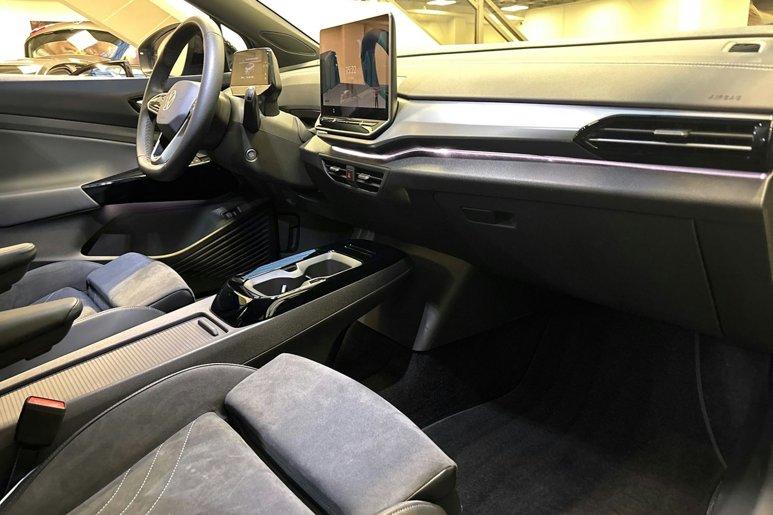 sininen Volkswagen ID.4 2025 kuva 22.