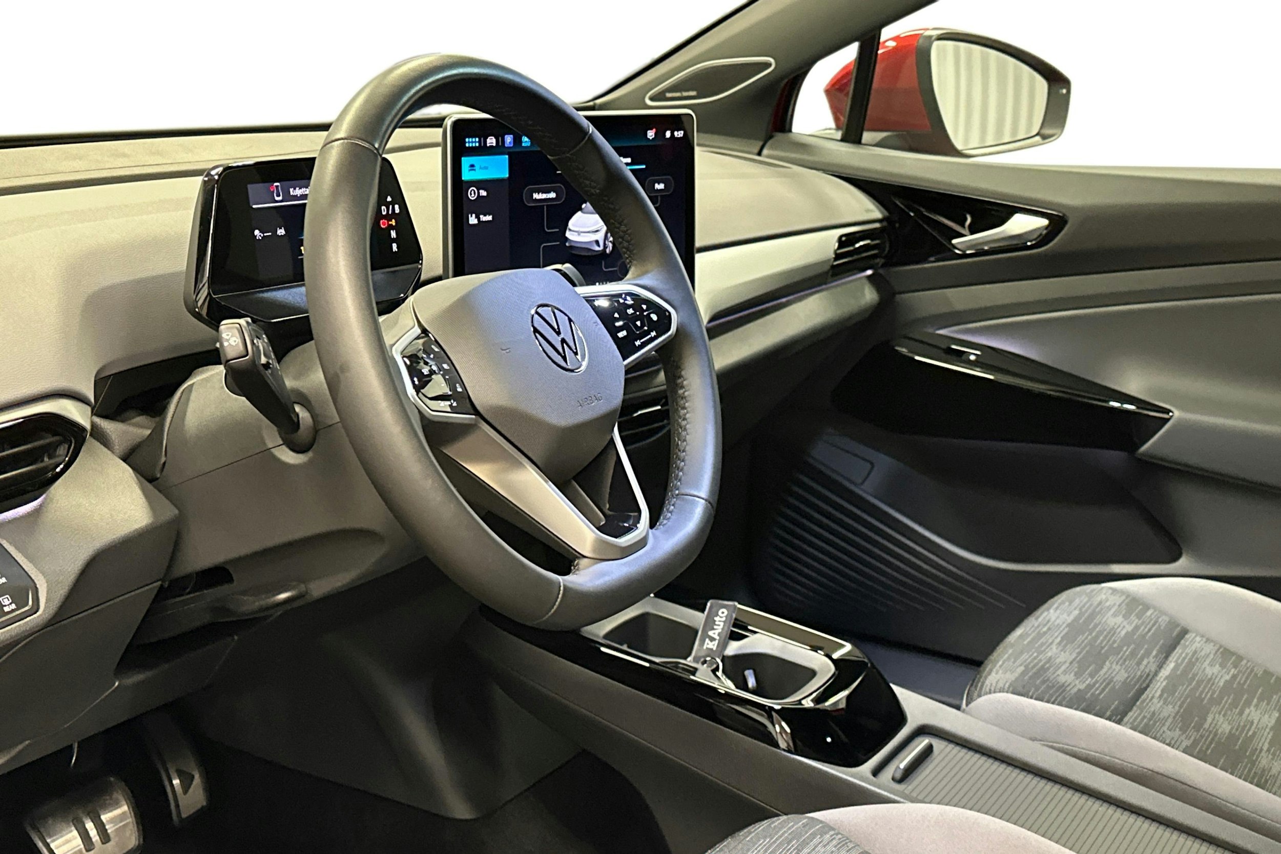 punainen Volkswagen ID.4 2025 kuva 7.