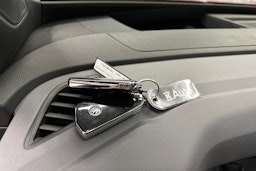 punainen Volkswagen ID.4 2025 kuva 32.