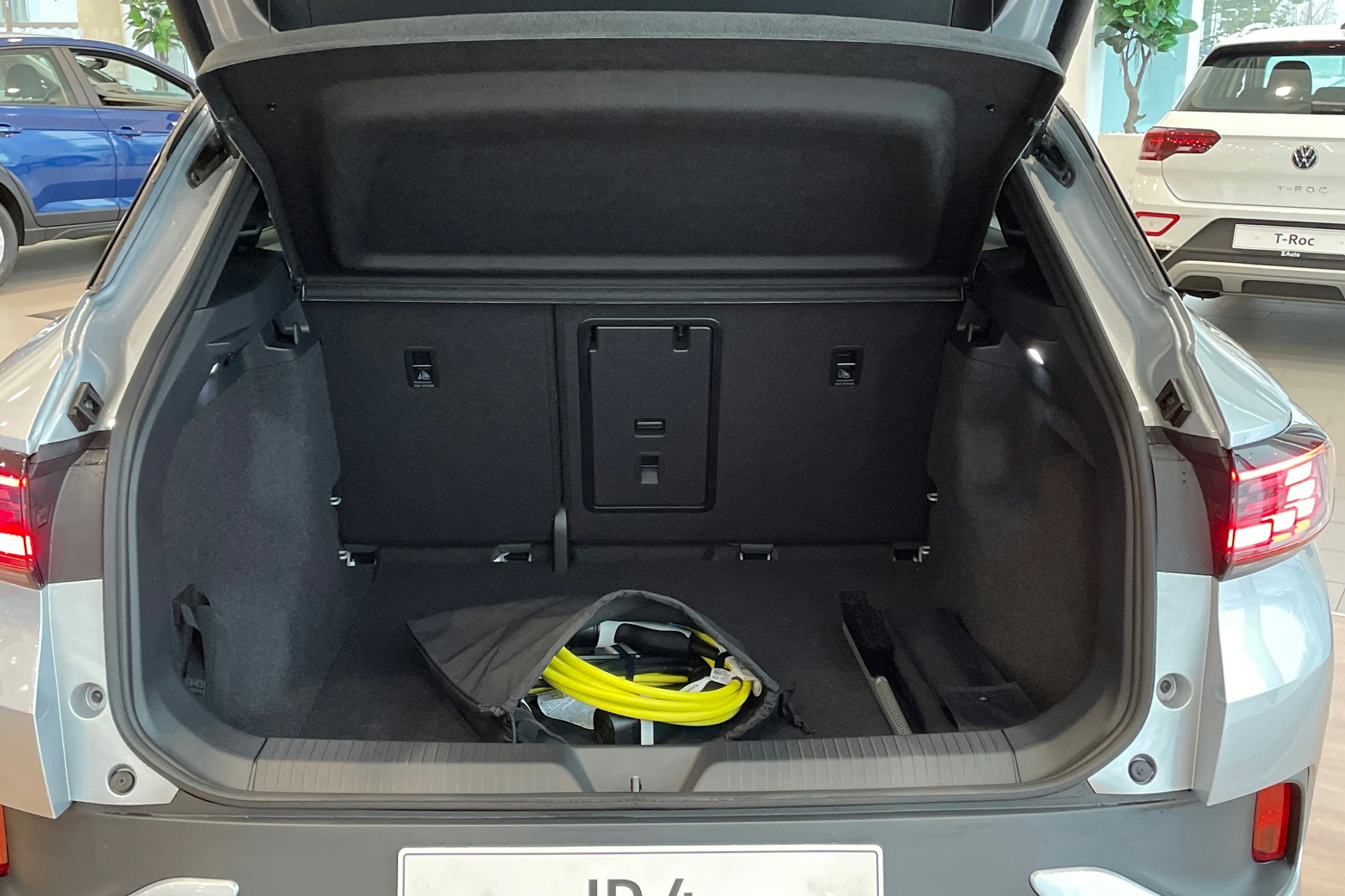 harmaa Volkswagen ID.4 2025 kuva 12.