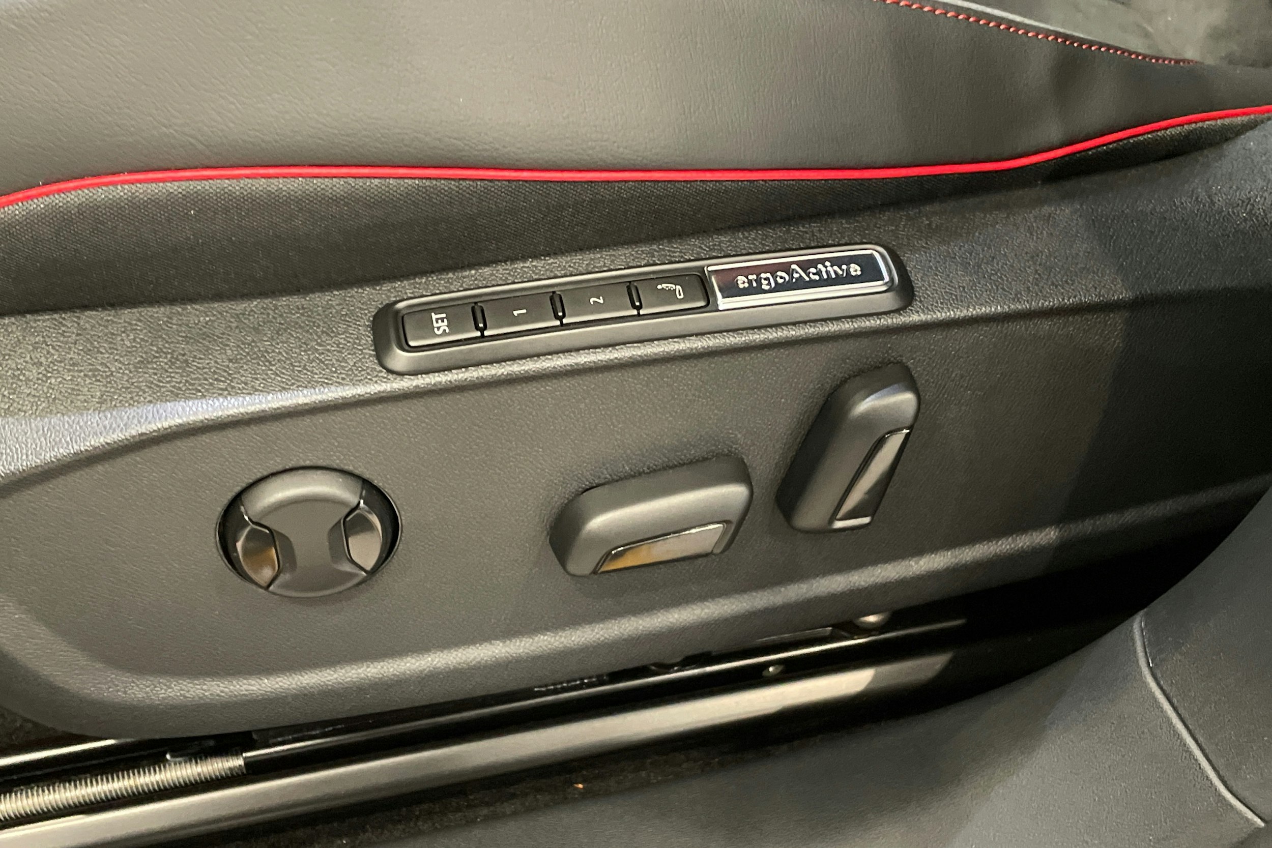 harmaa Volkswagen ID.4 2025 kuva 18.