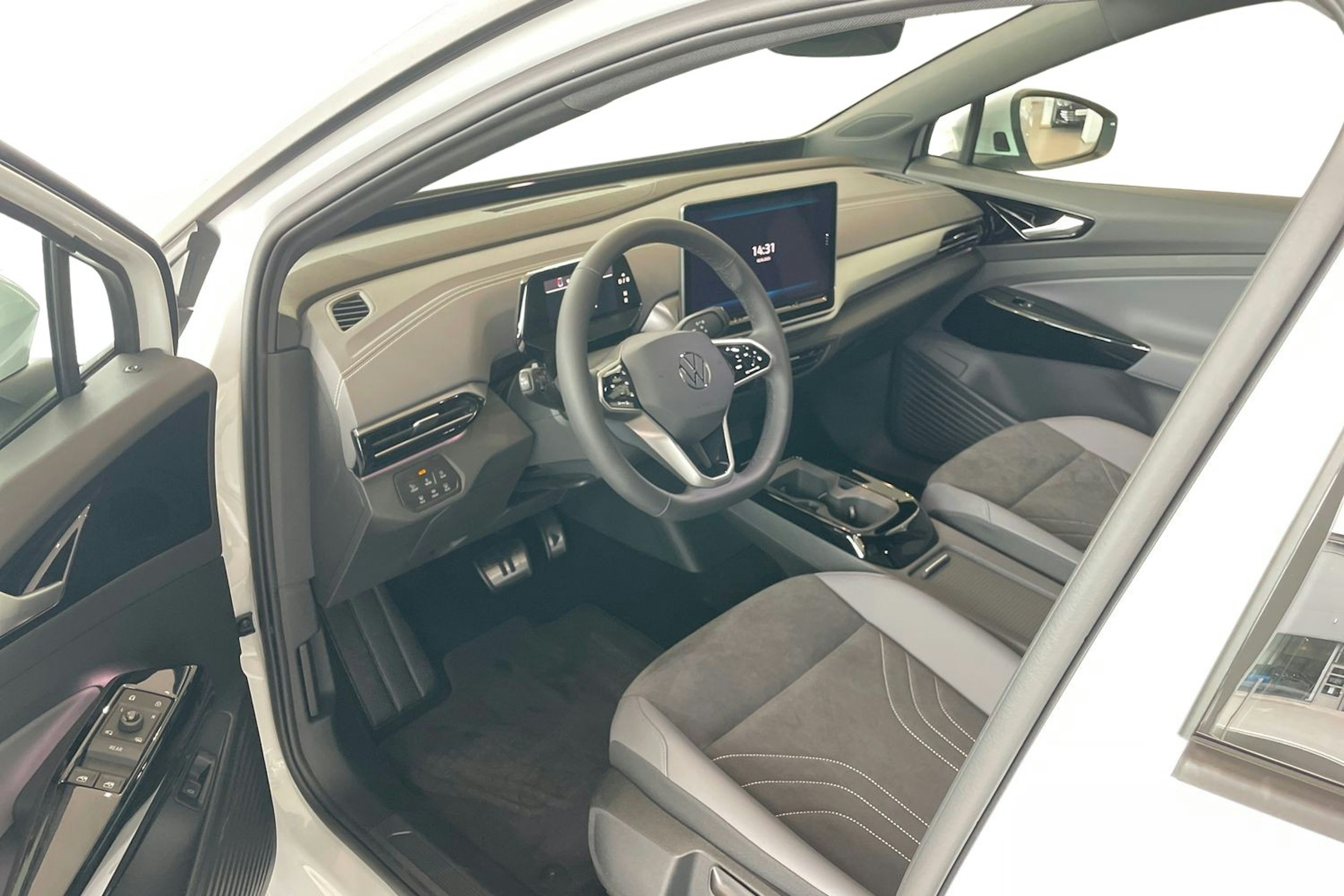 valkoinen Volkswagen ID.4 2025 kuva 6.