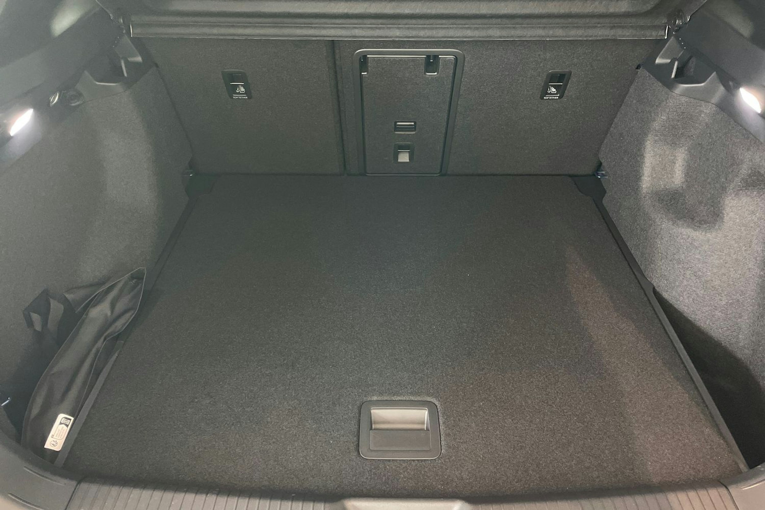 sininen Volkswagen ID.4 2025 kuva 11.