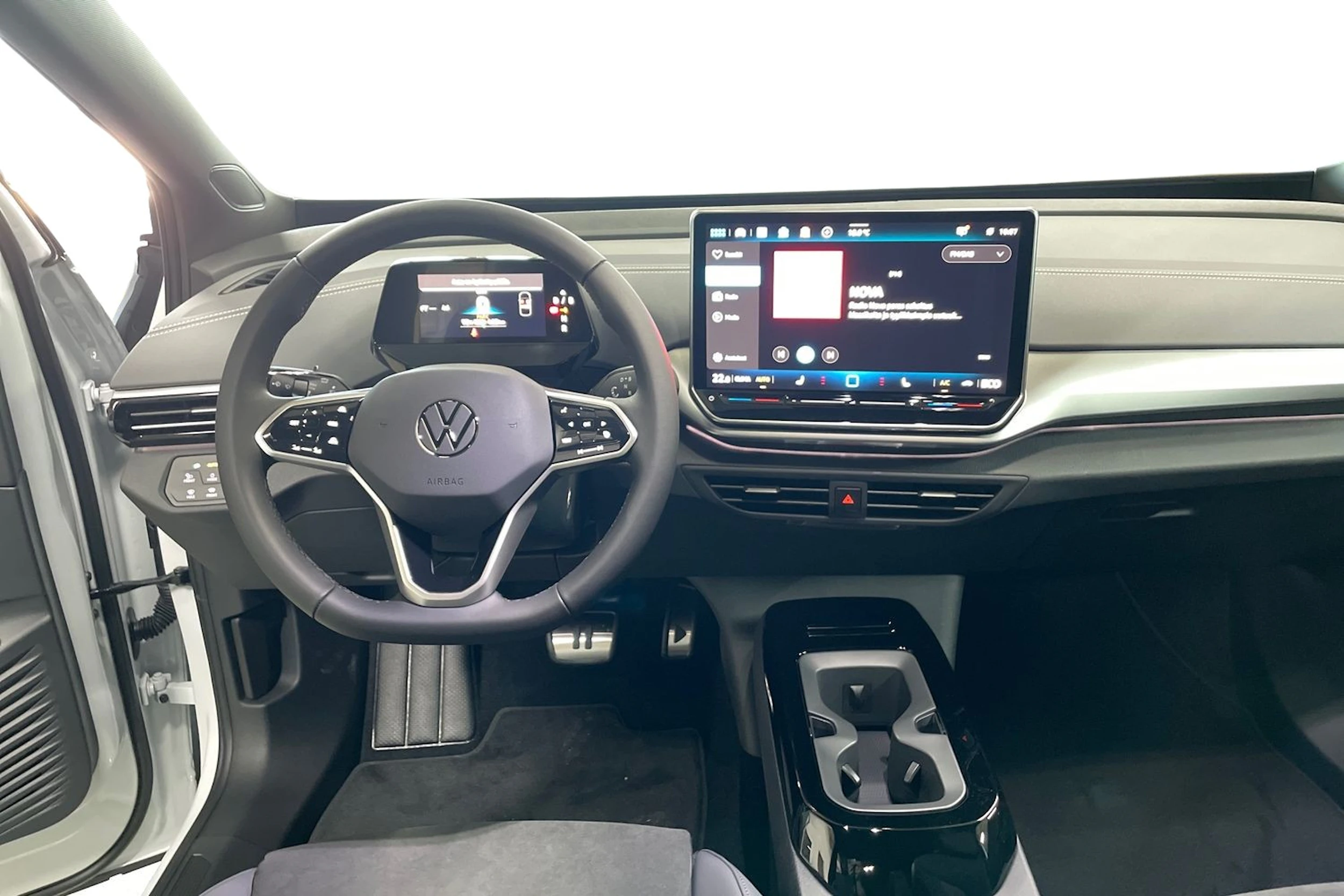 valkoinen Volkswagen ID.4 2025 kuva 7.