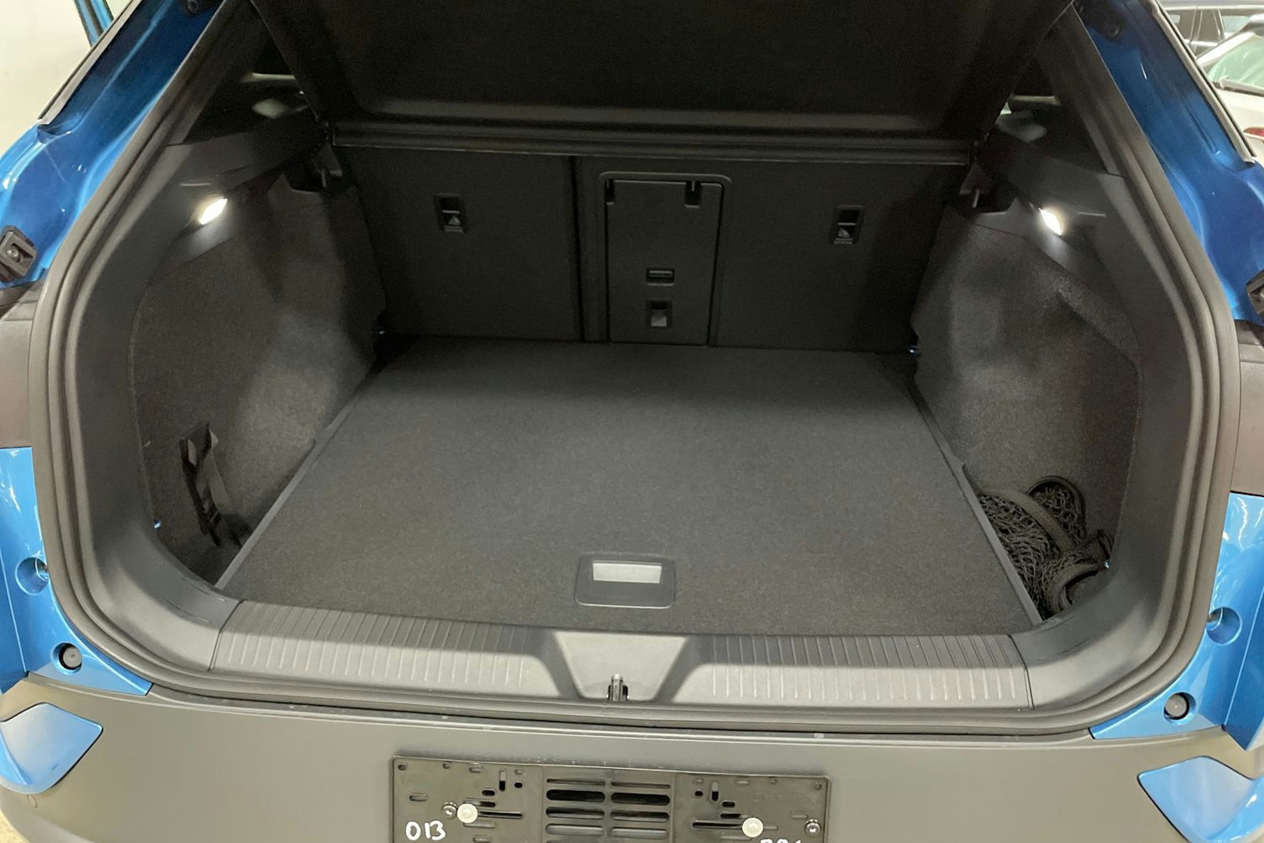 sininen Volkswagen ID.4 2025 kuva 15.