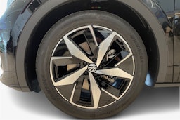 musta Volkswagen ID.4 2025 kuva 9.