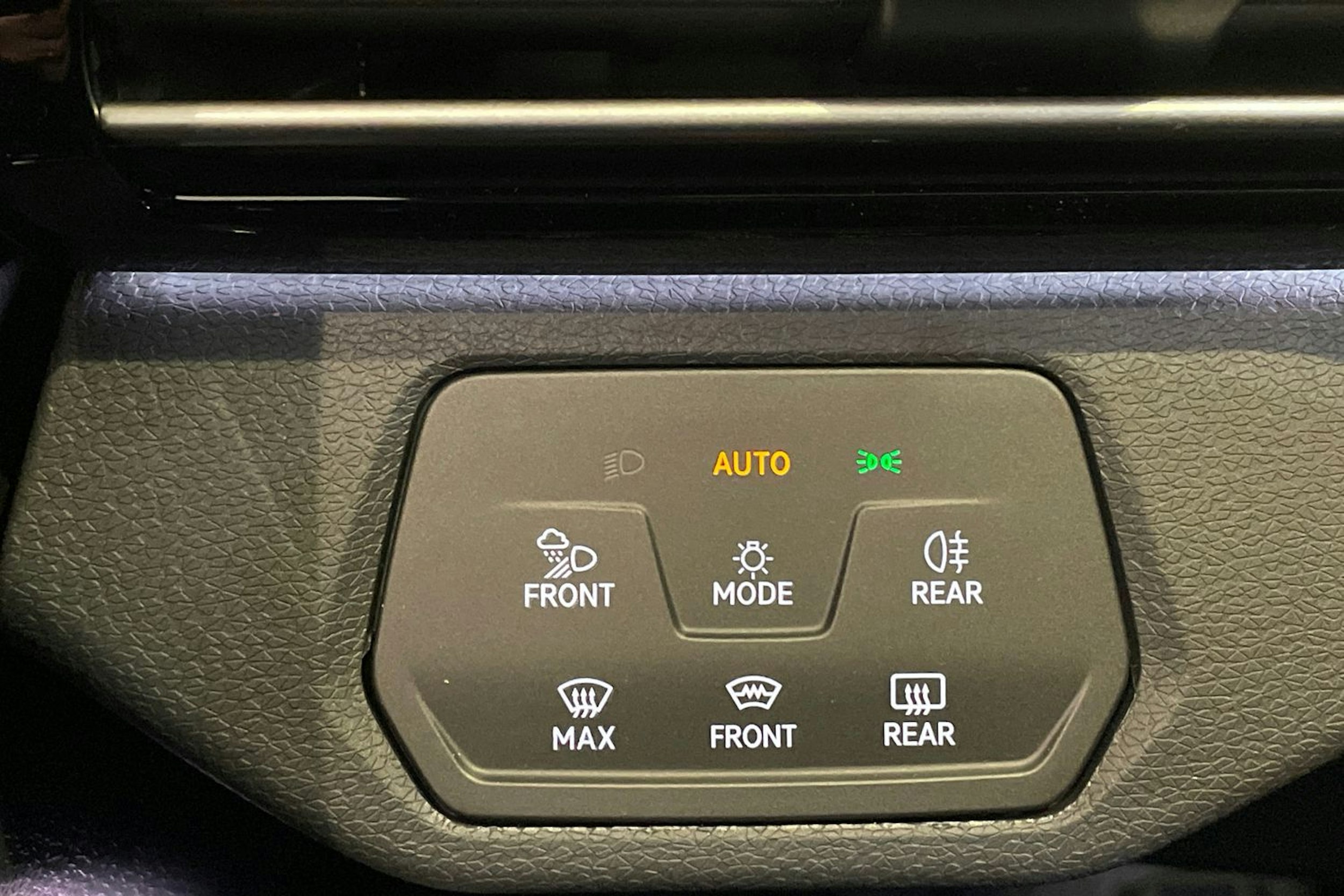 musta Volkswagen ID.4 2025 kuva 21.