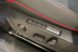 musta Volkswagen ID.4 2025 kuva 25.