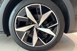 musta Volkswagen ID.4 2025 kuva 9.