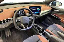 sininen Volkswagen ID.4 2025 kuva 6.