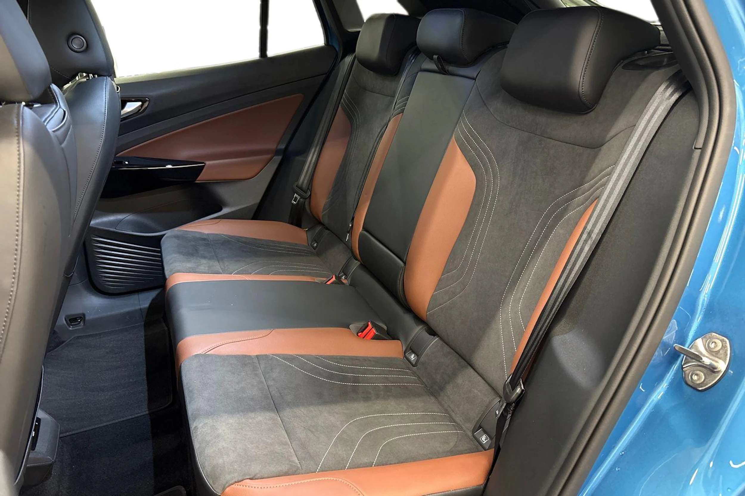 sininen Volkswagen ID.4 2025 kuva 8.