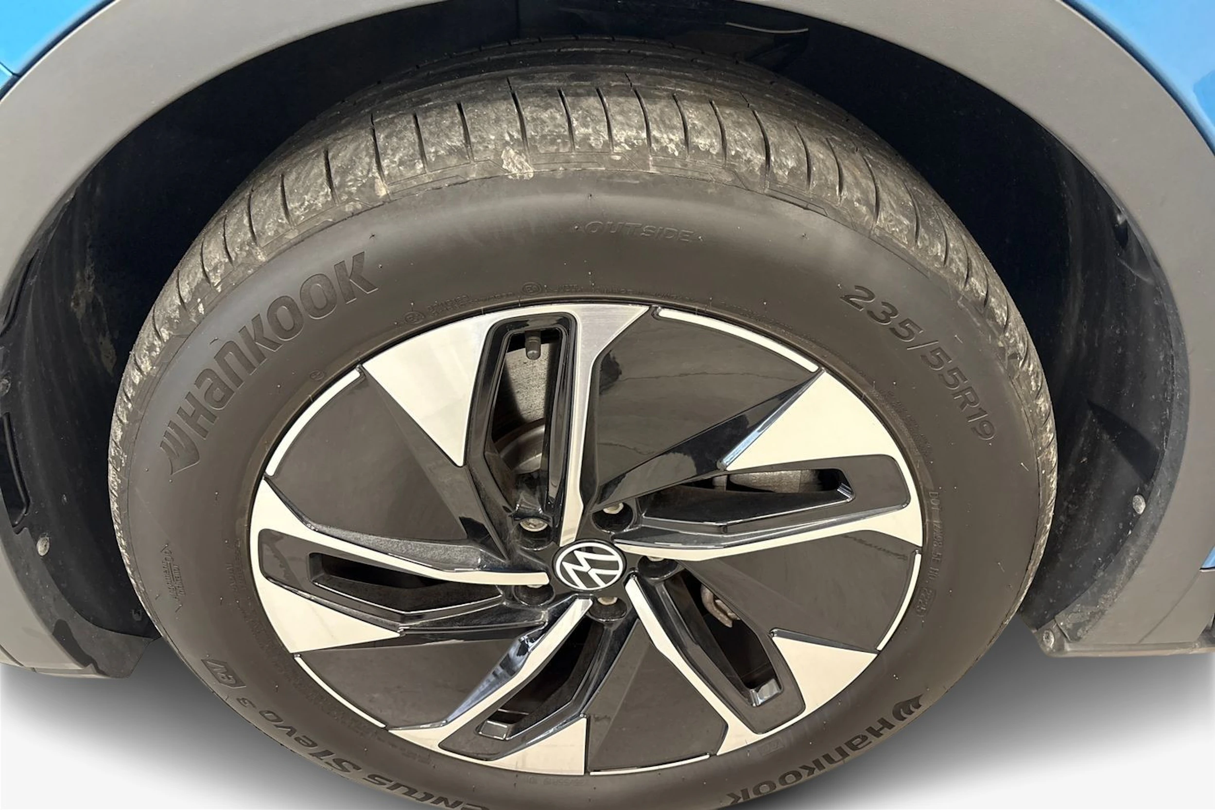 sininen Volkswagen ID.4 2025 kuva 9.