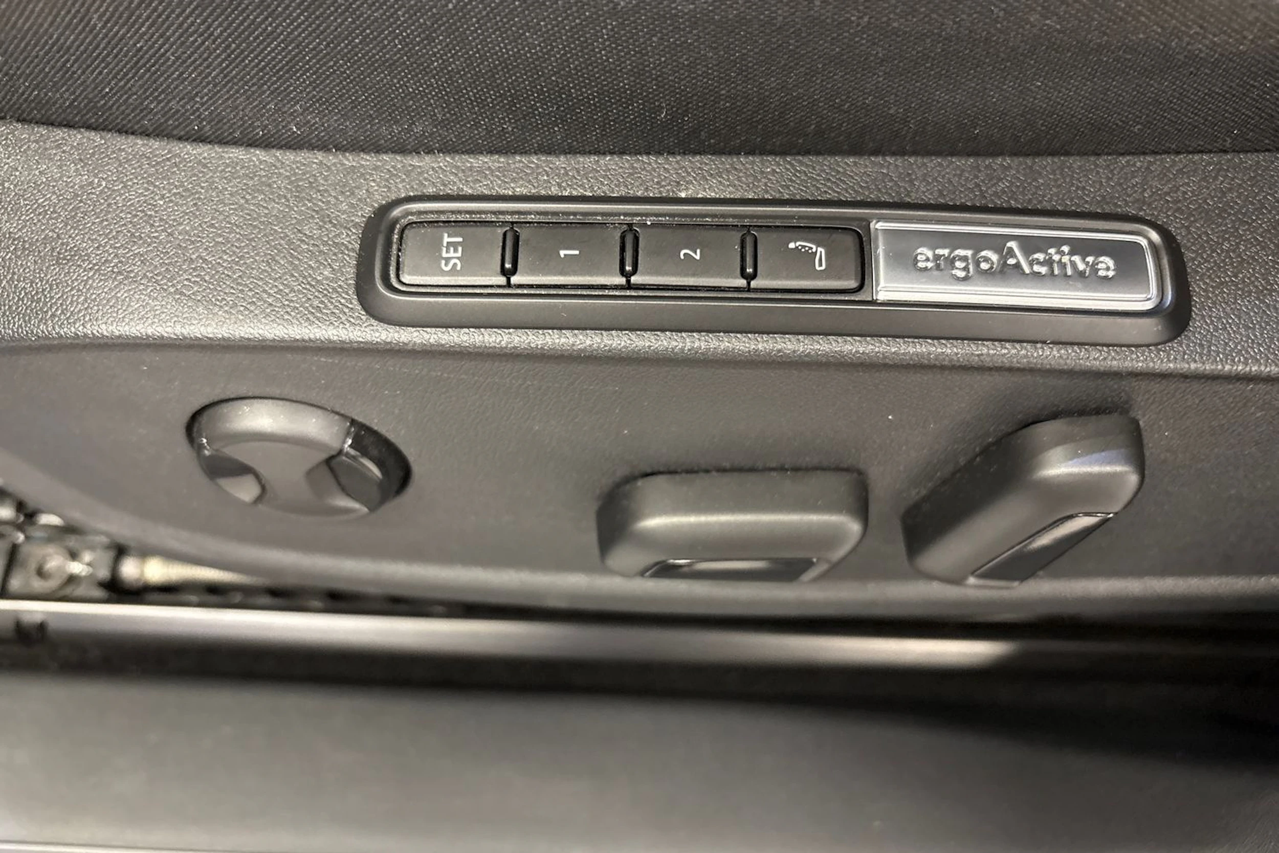sininen Volkswagen ID.4 2025 kuva 14.
